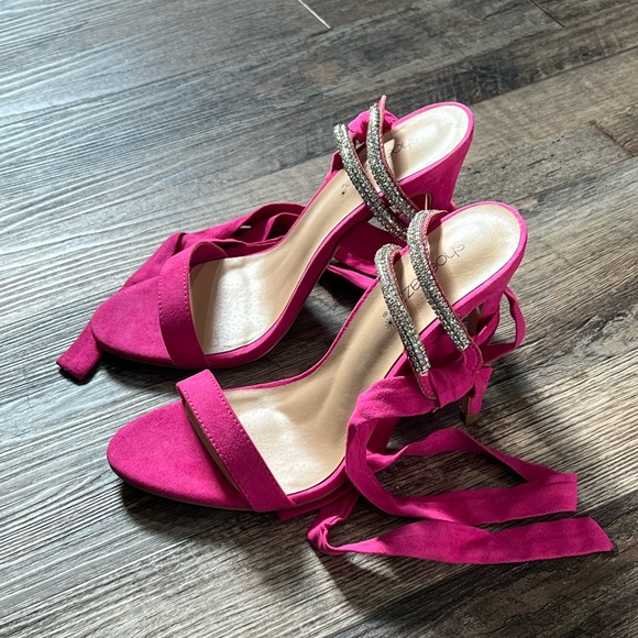 Shoedazzle Pink Slingback Sandals Heels Rhinestone  (NWOT) / Size: 8.5 - Picture 6 of 8
